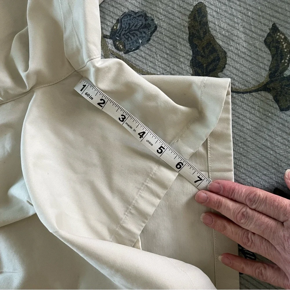 L.L. Bean Men’s Cream Khaki Comfort Waist Chino Shorts, Size 38 - Picture 8 of 9